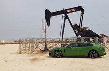 0007OUGC59UI1LVQ-C307 ​Porsche Panamera GTS i GTS Sport Turismo. Premiera w Bahrajnie