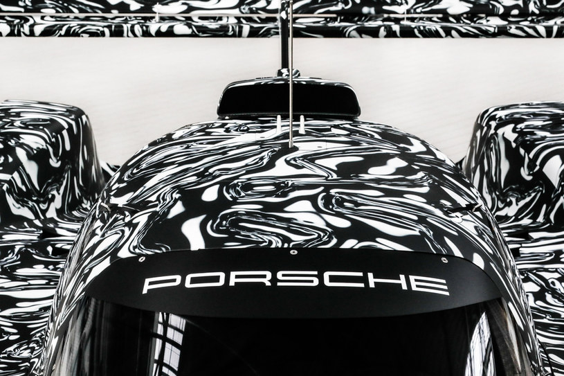 Porsche przygotowuje specjalny pojazd na zaplanowany na 2023 rok sezon wyścigów w klasie LMDh /Informacja prasowa