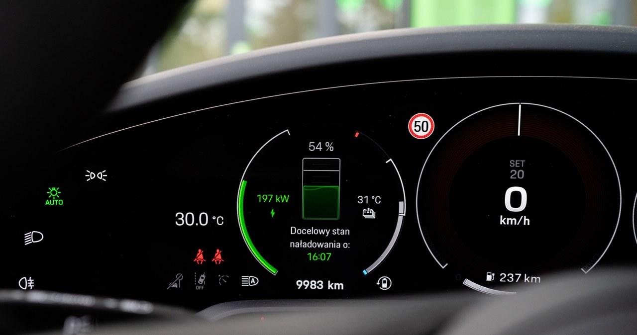 Porsche Taycan 4S w naszym teście zużywało średnio 22 kWh/100 km. /Jan Guss-Gasiński