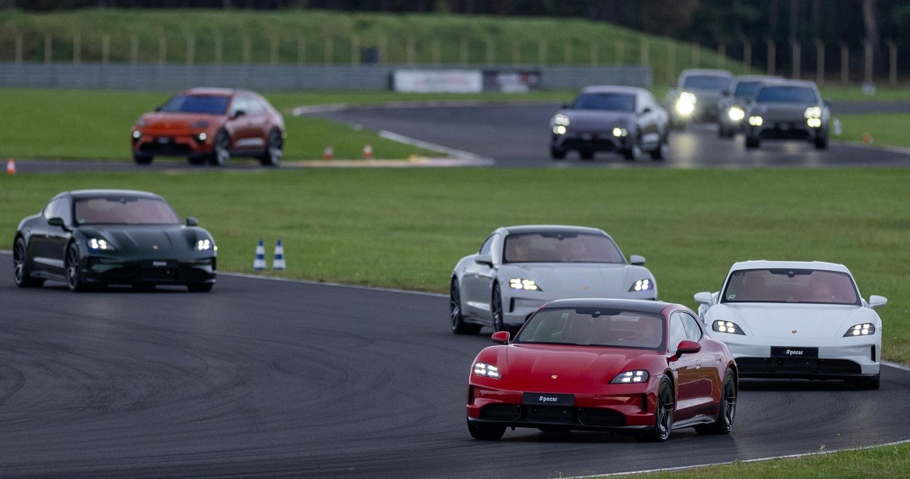 Porsche Taycan bardzo zgrabnie radzi sobie podczas zajęć na torze. Klasycznie czerwony kolor jest najszybszy z całej gamy. /Porsche Polska