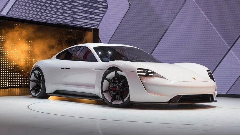 Porsche ujawnia datę premiery elektrycznego Taycana. Zobacz sprint od 0 do 200 km/h /Geekweek