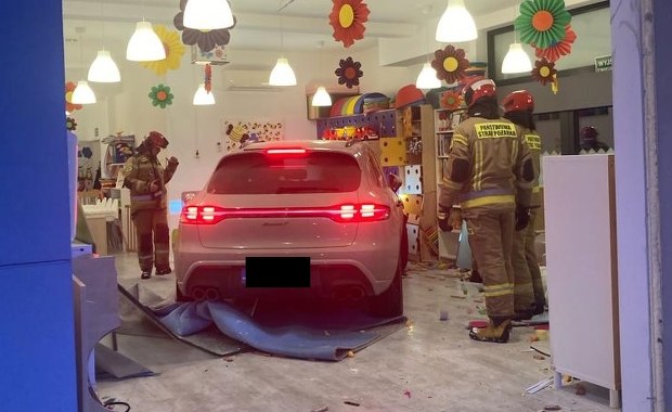Porsche wjechało do żłobka. O włos od tragedii w Lublinie