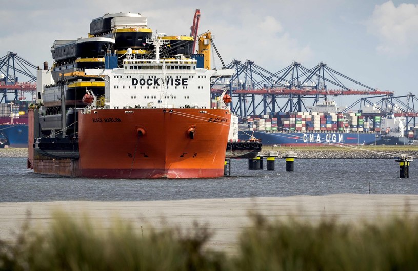 Port kontenerowy w Roterdamie /AFP