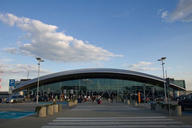 Port lotniczy w Jasionce /Shutterstock