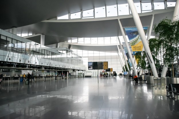 Port lotniczy we Wrocławiu /Shutterstock