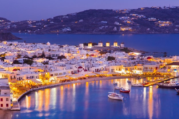 Port w Mykonos /Shutterstock