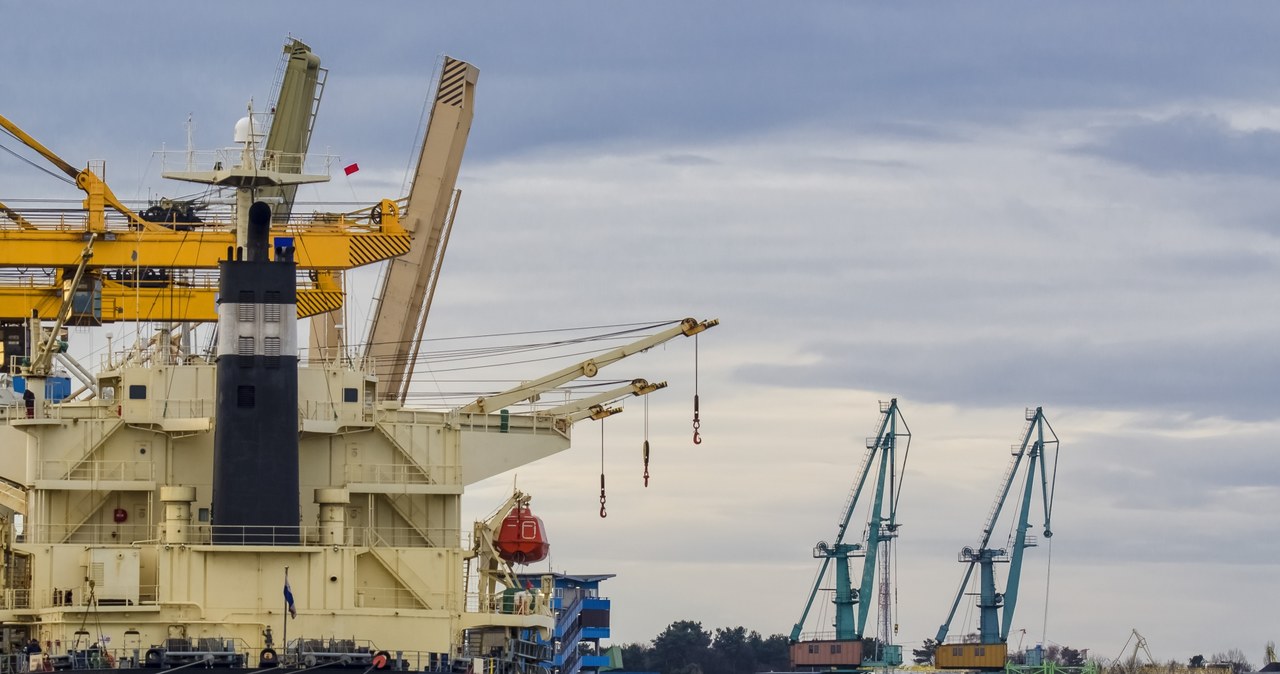 Port w Świnoujściu przejdzie duże zmiany. W ciągu 6-7 lat Ministerstwo Infrastruktury planuje przekazać 10 mld zł na inwestycje /123RF/PICSEL