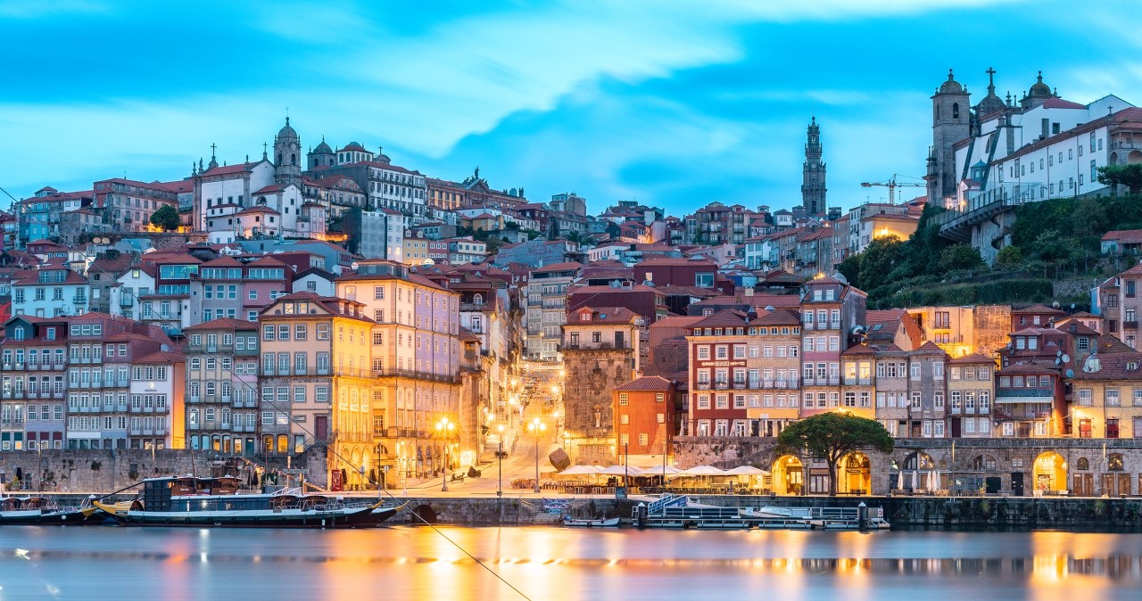 Porto to drugie pod względem wielkości miasto w Portugalii. Jakie atrakcje czekają na miejscu na turystów? /Pixel