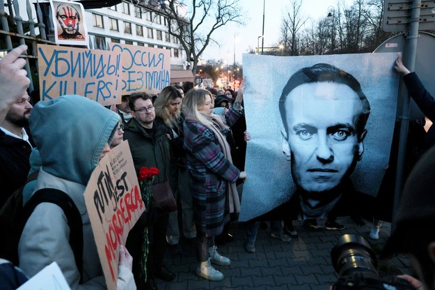 Portret Aleksieja Nawalnego na proteście przed rosyjską ambasadą w Warszawie /Fot. Paweł Wodzyński /East News