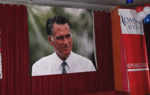 Portret Romneya w "narożniku" zapełnionym przez jego zwolenników /Maciej Grzyb /RMF FM