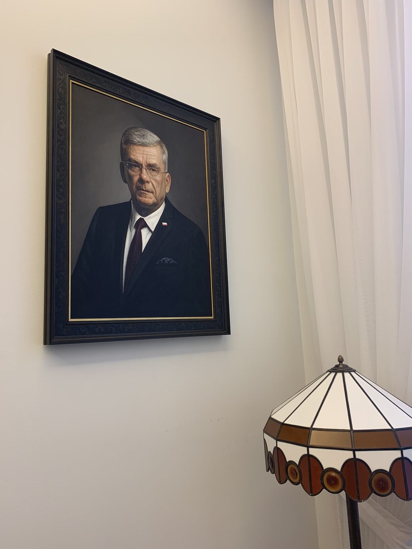 Portret Stanisława Karczewskiego zawisł w poczekalni przed gabinetem wicemarszałka /INTERIA.PL