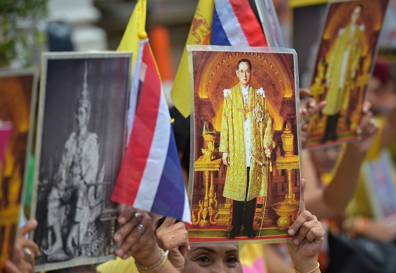 Portrety króla Tajlandii /PORNCHAI KITTIWONGSAKUL /AFP