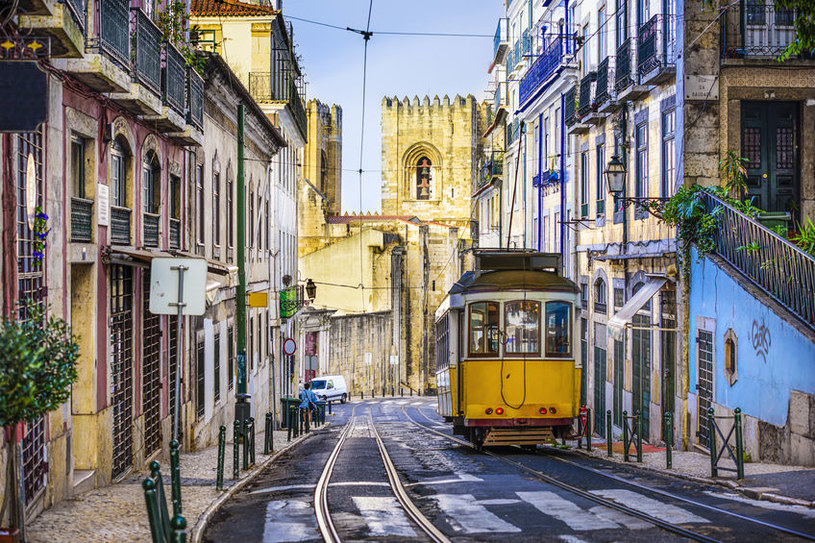 Portugalia rozważa większą pomoc dla tracących pracę. Na zdj. Lizbona /123RF/PICSEL