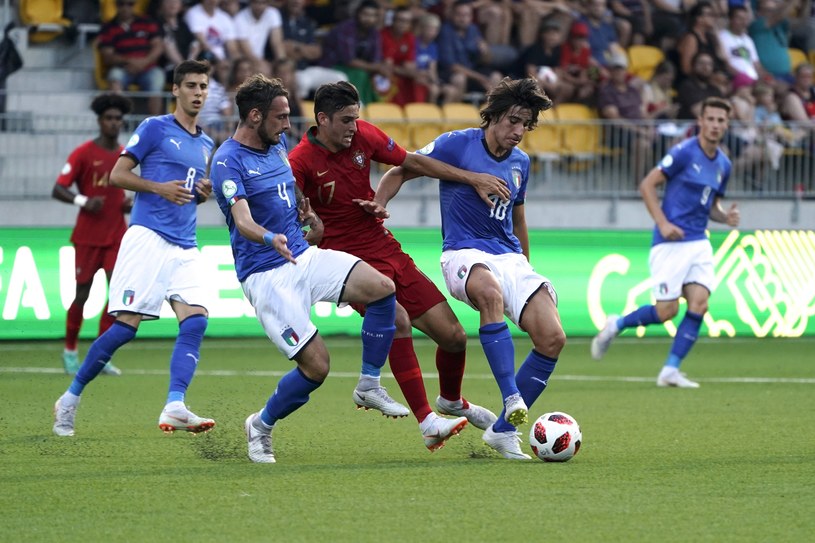 Portugalia - Włochy w finale Euro U19 /AFP