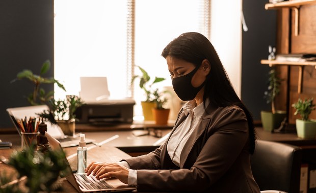 Portugalia znosi obowiązek noszenia masek. Są wyjątki 