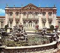 Portugalska sztuka, fasada i ogród pałacu w Queluz z lat 1758-94 /Encyklopedia Internautica
