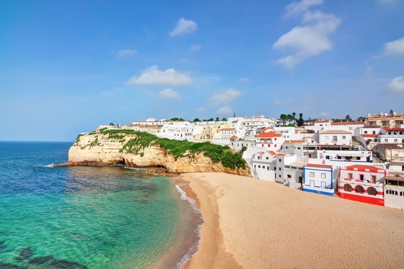 Portugalskie plaże kuszą turystów /123RF/PICSEL