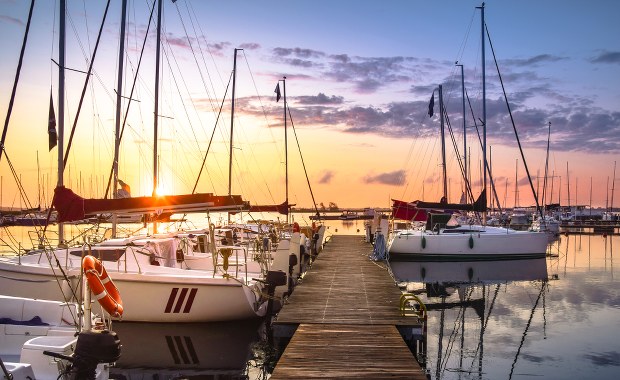Porty i czartery przygotowują się do sezonu. Czy w tym roku będzie drożej?