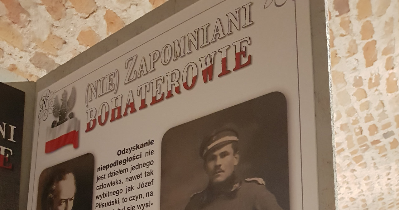 Porucznik Antoni Stawarz (na pierwszym planie). Zdjęcie z wystawy "(Nie)Zapomniani bohaterowie" /INTERIA.PL