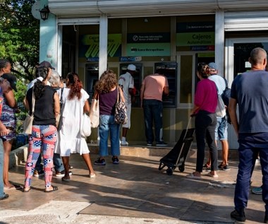 Poruszenie na Kubie po decyzji władz. Ludzie ruszyli do bankomatów