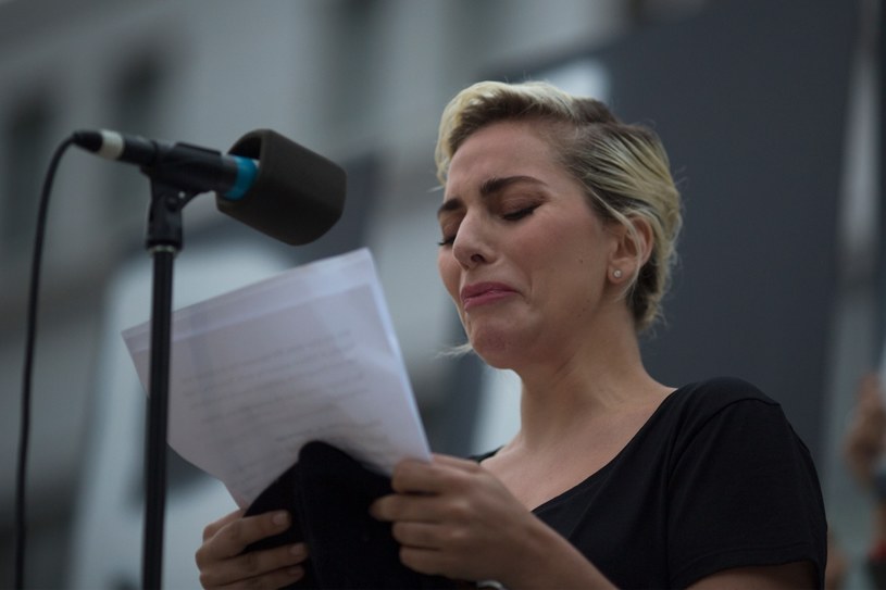 Poruszona Lady Gaga /David McNew /Getty Images