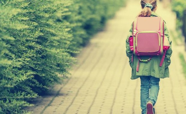 Porwał 9-latkę, dziewczynce udało się uciec. Mężczyzna w rękach policji