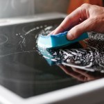 Porysowana płyta indukcyjna? Dzięki tej domowej paście będzie gładka jak lustro