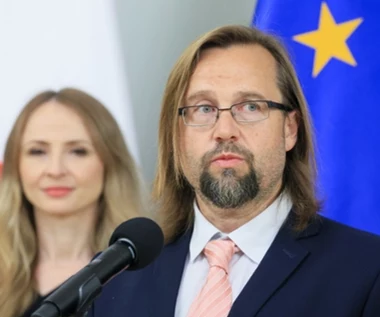 Porządki na rynku pracy: PIP przekształci lewą umowę zlecenie i "samozatrudnienie" w etat