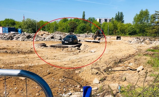 Porzucone bmw i szczęśliwe zakończenie. Koniec absurdalnej historii z Łodzi