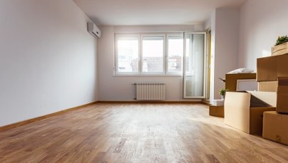 Porzucony przez własną matkę. 12-latek wrócił ze szkoły, zastał pusty dom