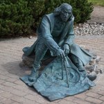 Posąg młodego Mikołaja Kopernika na kampusie UJ 