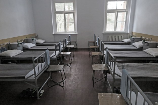 Pościelenie łóżka po 2-3 tygodniach nauki zajmuje żołnierzowi minutę /Aneta Łuczkowska /RMF FM