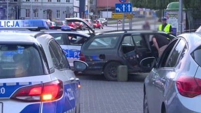 Pościg ulicami Zielonej Góry. Policja staranowała uciekający samochód