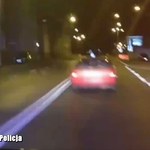 Pościg w centrum miasta, narkotyki wyrzucone z auta: Policja publikuje wideo