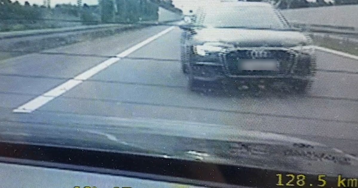 Pościg zaczął się, gdy Audi wyprzedziło nieoznakowany radiowóz /Policja