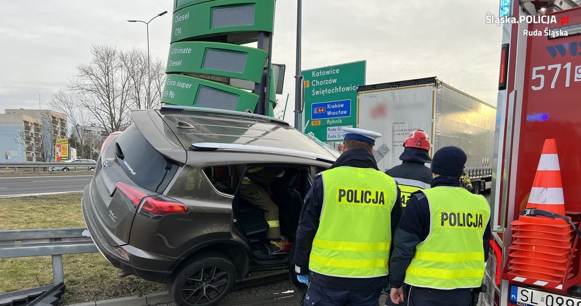 Pościg zakończył się na stacji paliw /Policja