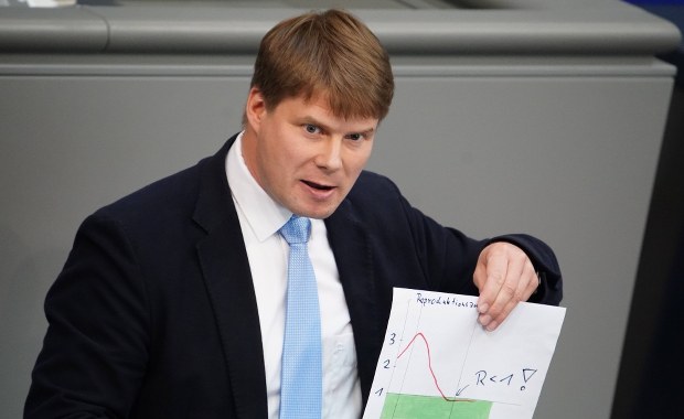 Poseł do Bundestagu zwolennikiem Putina? Krytykuje pomoc dla Ukrainy