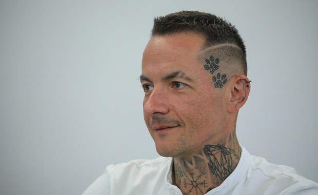 Poseł KO zawieszony przez klub. Dwa powody