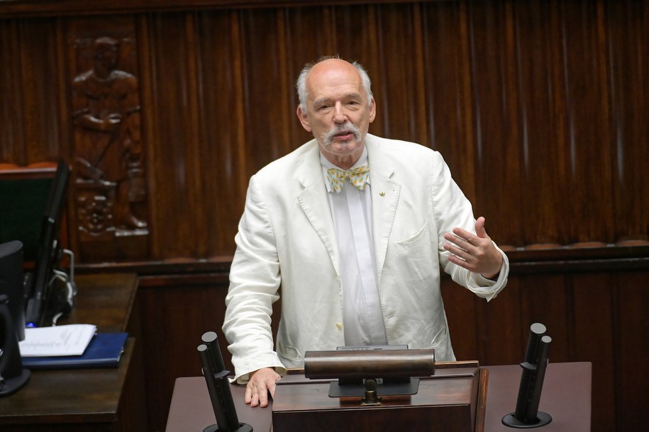 Poseł Konfederacji Janusz Korwin-Mikke na sali obrad Sejmu / 	Marcin Obara  /PAP