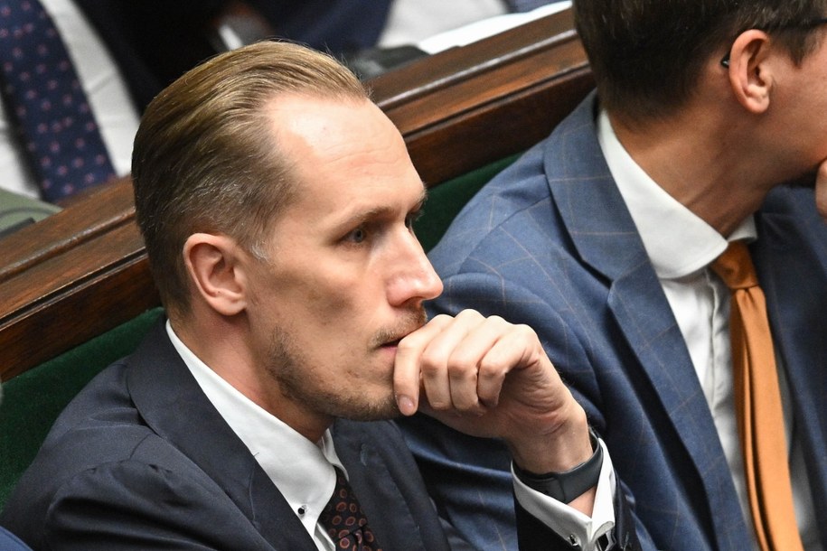 Poseł Konfederacji Konrad Berkowicz wywołał swoich zachowaniem międzynarodowy skandal /Radek Pietruszka /PAP