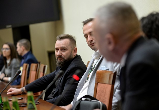 Poseł Kukiz`15 Piotr Liroy-Marzec podczas posiedzenia sejmowej Komisji do Spraw Petycji /Marcin Obara /PAP