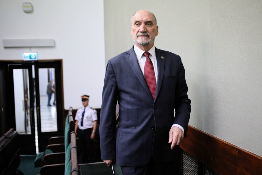 Poseł PiS Antoni Macierewicz /Leszek Szymański /PAP