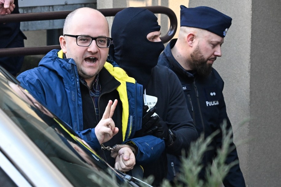 Poseł PiS Dariusz Matecki doprowadzany na posiedzenie aresztowe w Sądzie Rejonowym dla Warszawy-Mokotow /Radek Pietruszka /PAP
