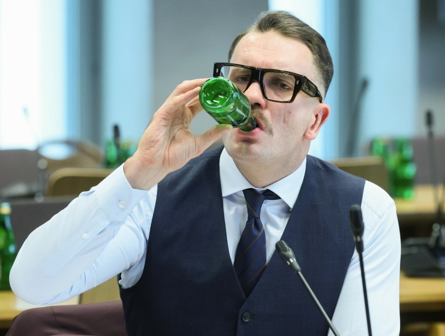 Poseł PiS Łukasz Mejza pędził 200 km/h. Odmówił przyjęcia mandatu /Paweł Wodzyński /East News