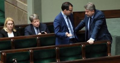 Poseł PO Michał Szczerba podczas debaty nad obywatelskim projektem ustawy "Emerytura bez podatku" /PAP