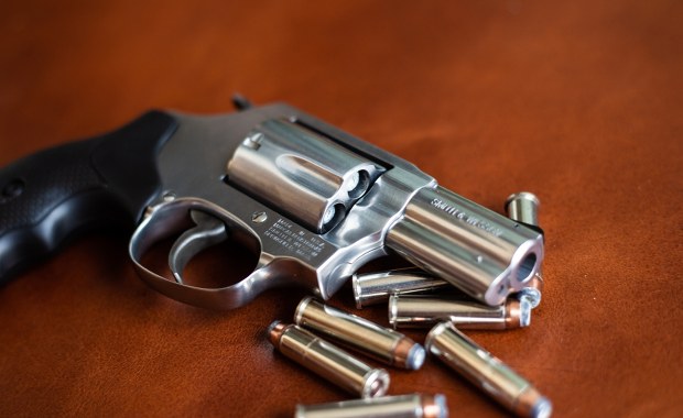 Poseł strzelał przed klubem. Sąd nie uwierzył w samoobronę