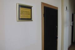 Poselskie biura pustoszeją przed Wielkanocą