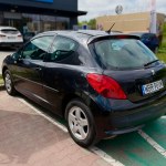 Posiadacze aut elektrycznych są na nich wściekli. Blokują i płacą 5 tys. zł