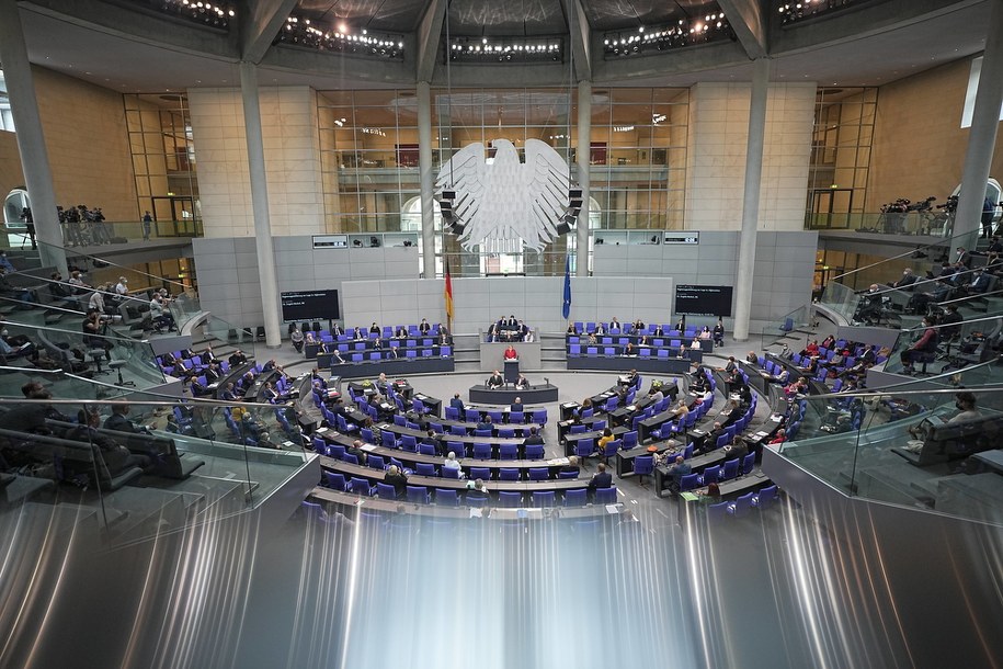 Posiedzenie Bundestagu /MICHAEL KAPPELER /PAP/DPA