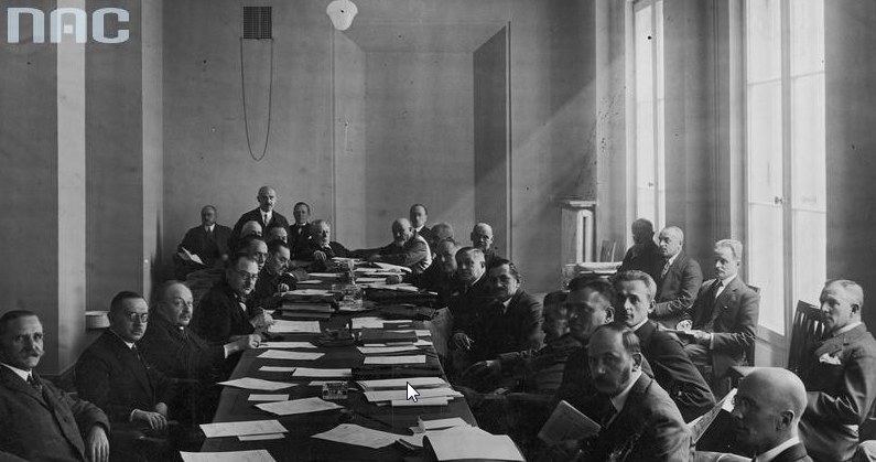 Posiedzenie sejmowej komisji budżetowej /Z archiwum Narodowego Archiwum Cyfrowego
